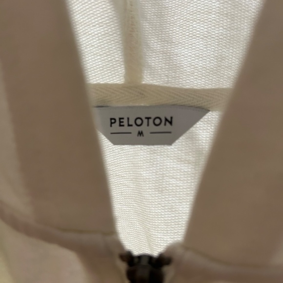 Peloton women’s medium hooded zip up - Picture 3 of 3